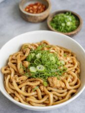 Udon Noodles with Garlic and Sesame