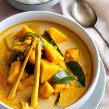 Creamy Coconut Indonesian Fish Curry